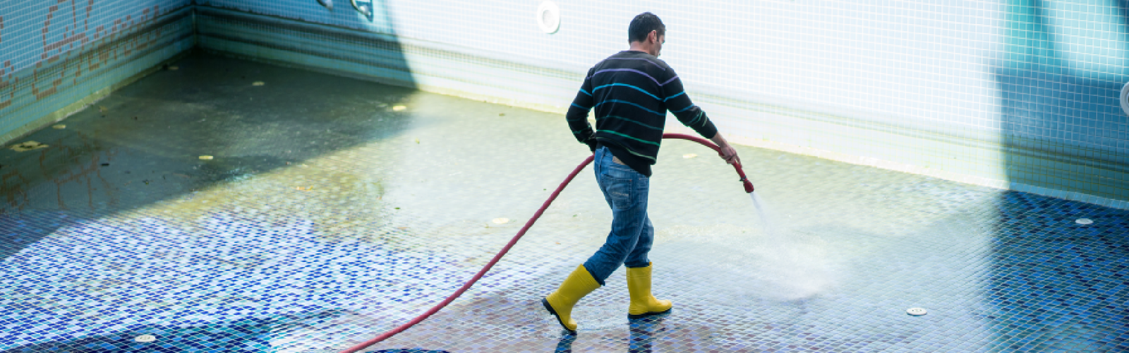 Signs Your Pool Needs an Urgent Repair Signs Your Pool Needs an Urgent Repair